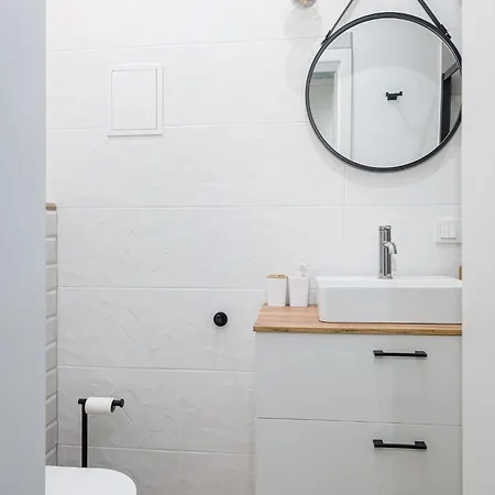 Rentplanet - Wieckowskiego Apartment *